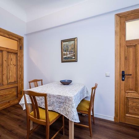 Stories Writer'S Ap 40Sqm Renovated Free Parking Apartment Riga Bagian luar foto