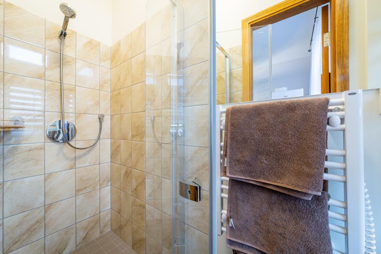 Stories Writer'S Ap 40Sqm Renovated Free Parking Apartment Riga Bagian luar foto